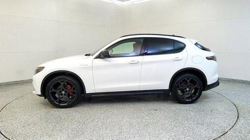2025 Alfa Romeo Stelvio Base
