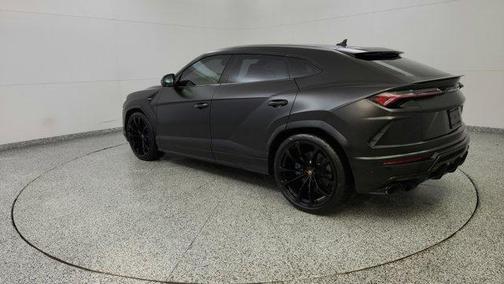 2021 Lamborghini Urus 