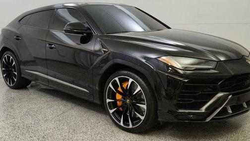 2022 Lamborghini Urus 