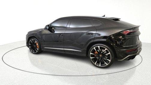 2022 Lamborghini Urus 