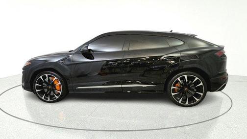 Black 2022 Lamborghini Urus
