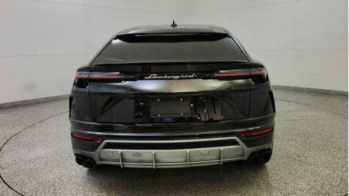 2022 Lamborghini Urus 