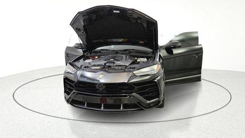 2022 Lamborghini Urus 