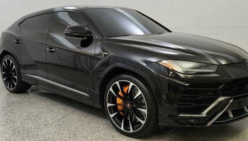 2022 Lamborghini Urus 