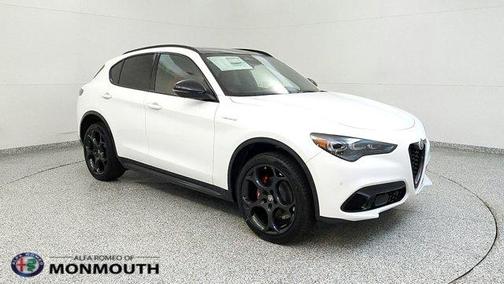 2025 Alfa Romeo Stelvio Base