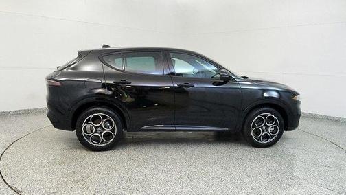 2025 Alfa Romeo Tonale Base