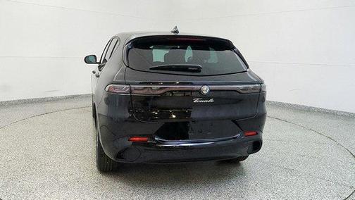 2025 Alfa Romeo Tonale Base