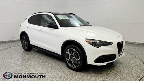 2025 Alfa Romeo Stelvio Base