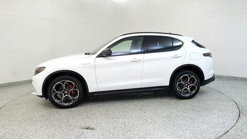 2025 Alfa Romeo Stelvio Base