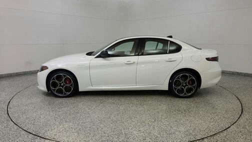 2025 Alfa Romeo Giulia Base