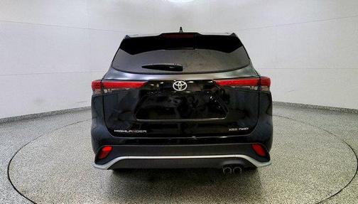 Black 2021 Toyota Highlander XSE