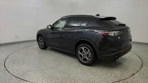 2025 Alfa Romeo Stelvio Base