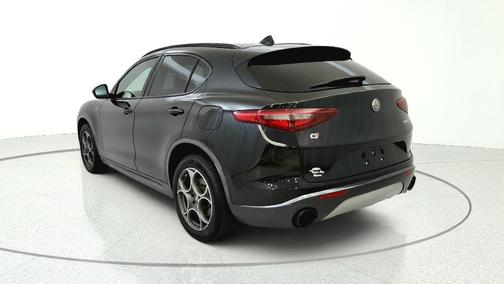 Vulcano Black Metallic 2022 Alfa Romeo Stelvio Ti