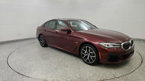 Aventurin Red Metallic 2023 BMW 530e 530e xDrive