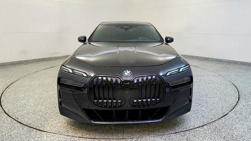 2023 BMW 740 i