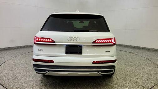 2021 Audi Q7 55 Premium Plus