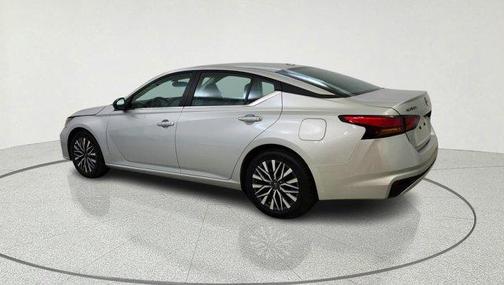 Brilliant Silver Metallic 2025 Nissan Altima SV