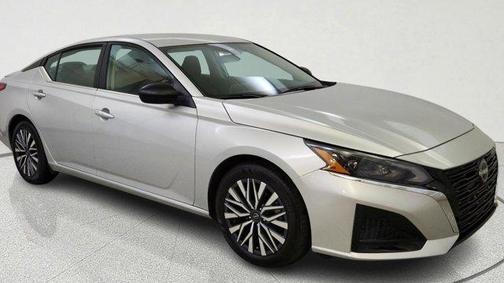 Brilliant Silver Metallic 2025 Nissan Altima SV