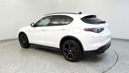 2025 Alfa Romeo Stelvio Base