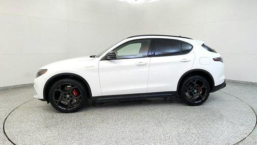 2025 Alfa Romeo Stelvio Base