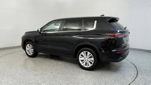 Black 2025 Mitsubishi Outlander ES