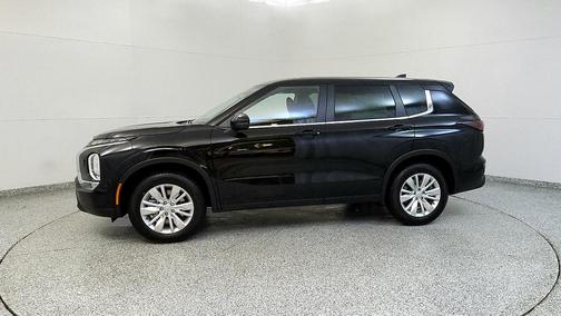 Black 2025 Mitsubishi Outlander ES