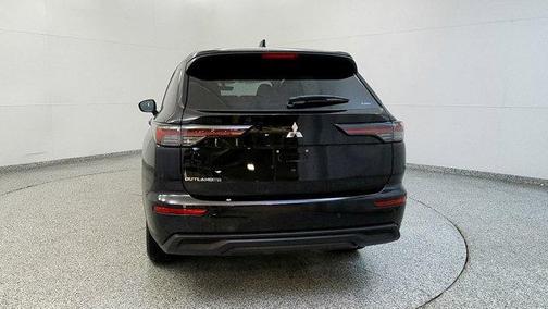 Black 2025 Mitsubishi Outlander ES