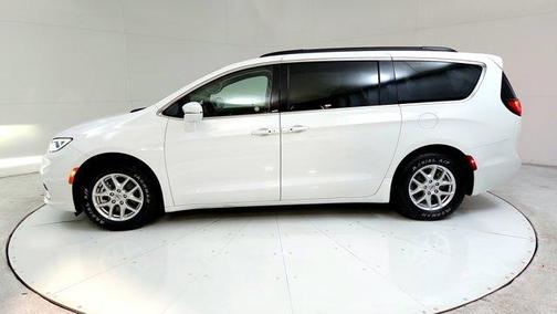 2022 Chrysler Pacifica Touring-L