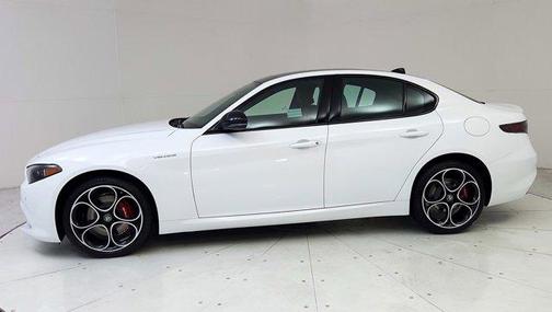 2024 Alfa Romeo Giulia Veloce