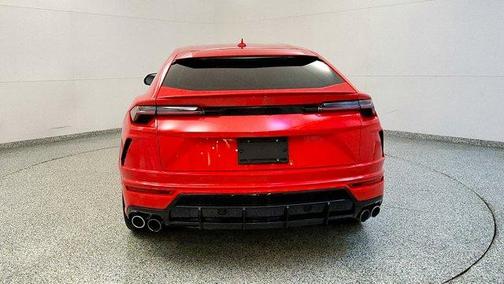 2022 Lamborghini Urus 