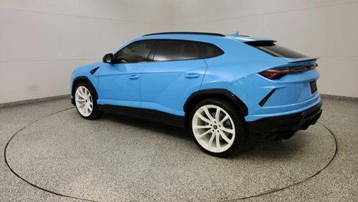 2021 Lamborghini Urus 