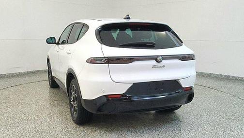 2025 Alfa Romeo Tonale Base