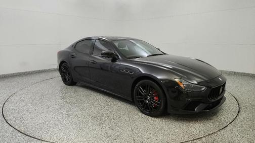 2022 Maserati Ghibli Modena Q4