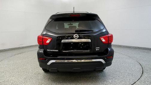 2017 Nissan Pathfinder SV