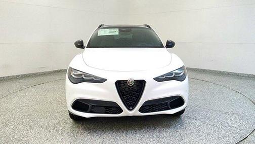 2025 Alfa Romeo Stelvio Base