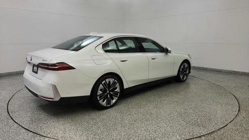 2024 BMW 540 i xDrive