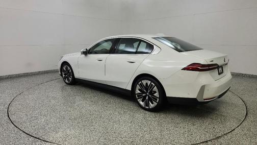 2024 BMW 540 i xDrive