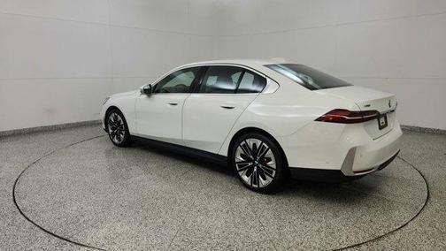 2024 BMW 540 i xDrive