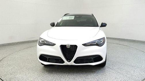 2025 Alfa Romeo Stelvio Base