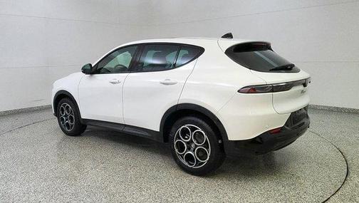 2025 Alfa Romeo Tonale Base