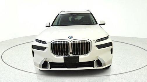 Alpine White 2023 BMW X7 xDrive40i