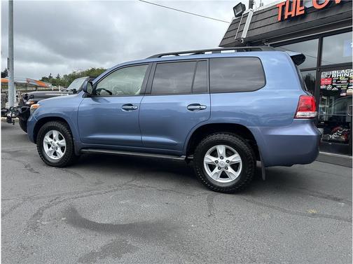 2011 Toyota Land Cruiser V8