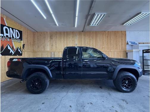 2020 Toyota Tacoma SR