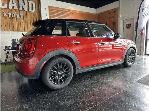 2017 MINI Hardtop Cooper