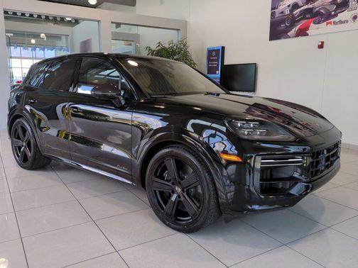 2025 Porsche Cayenne E-Hybrid S