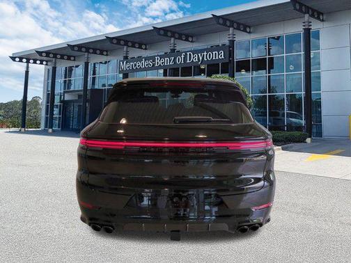 2025 Porsche Cayenne E-Hybrid S