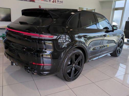 2025 Porsche Cayenne E-Hybrid S