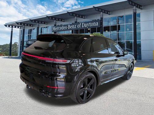 2025 Porsche Cayenne E-Hybrid S