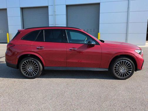 2025 Mercedes-Benz GLC 300 4MATIC