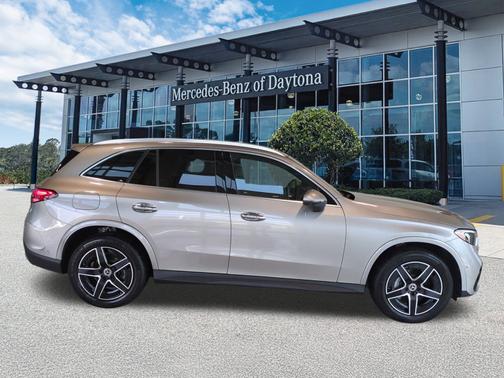 2024 Mercedes-Benz GLC 300 